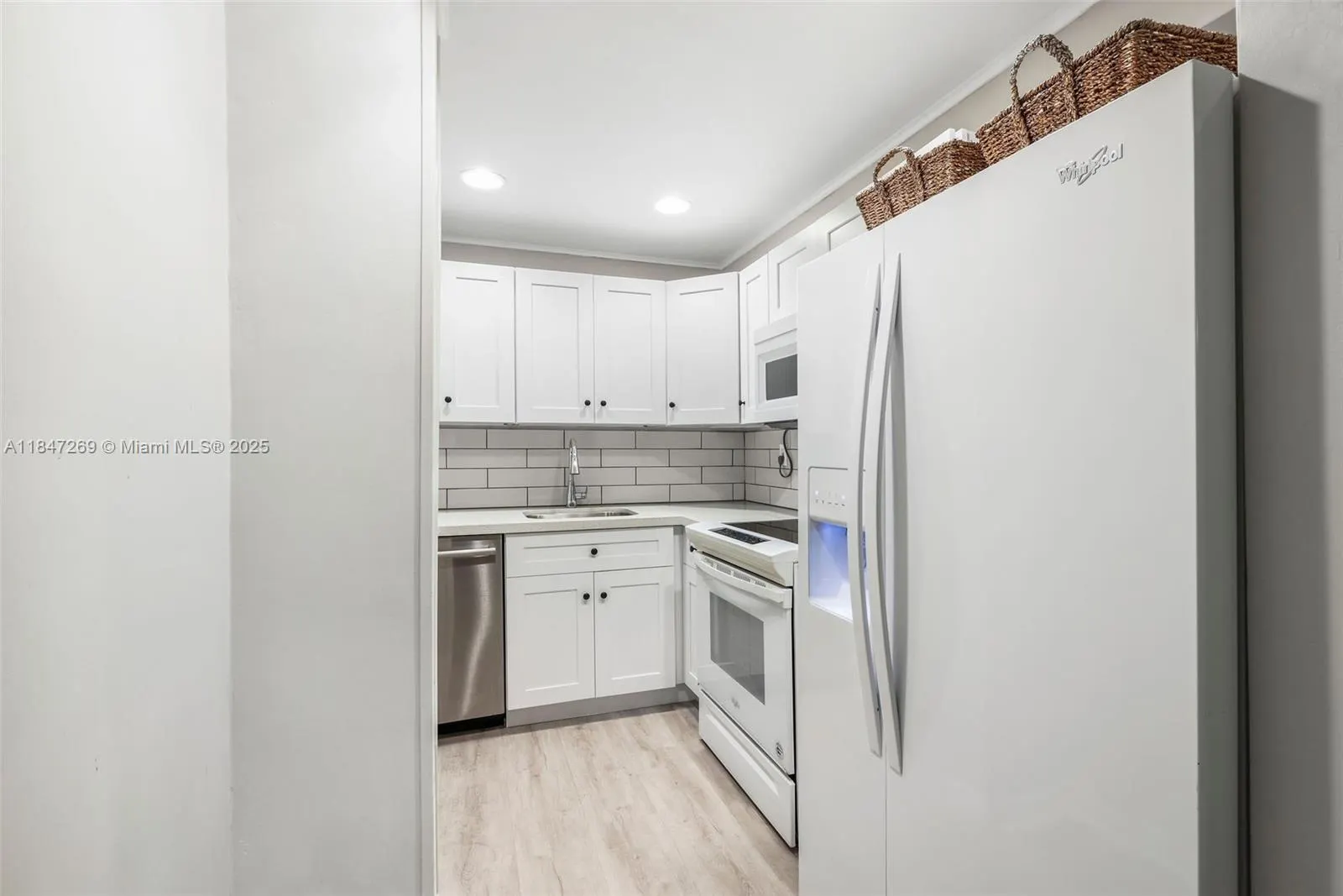 1205 Mariposa Ave, #320