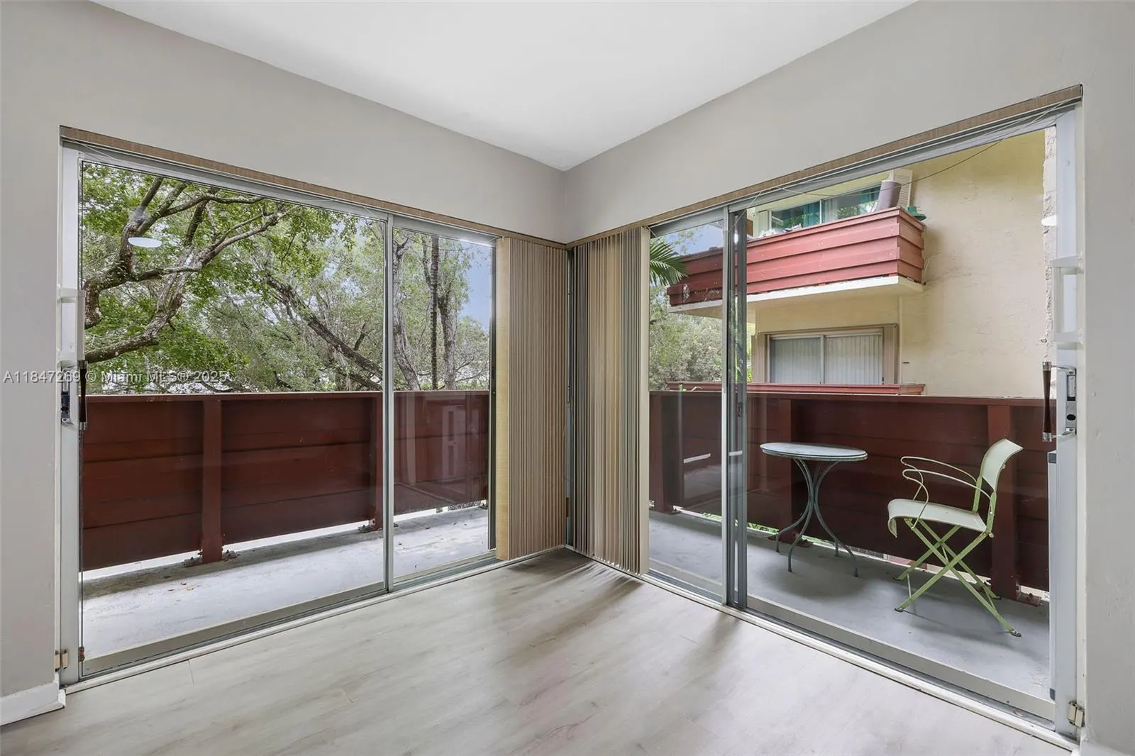 1205 Mariposa Ave, #320
