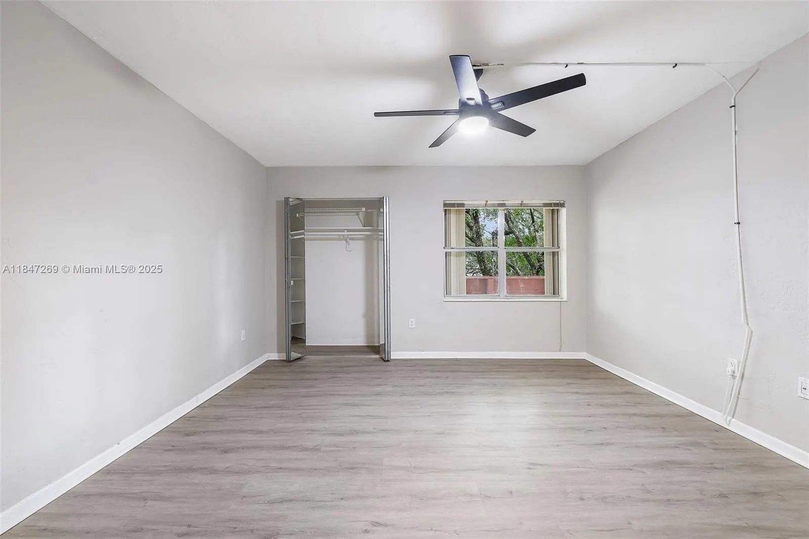 1205 Mariposa Ave, #320