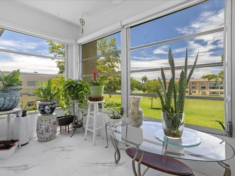 9330 Sunrise Lakes Blvd, #304