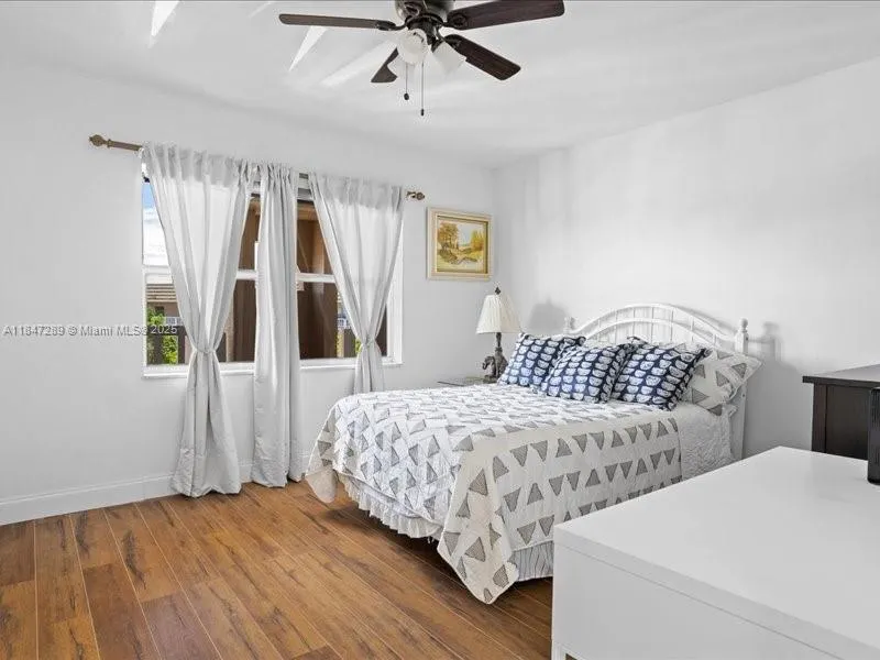 9330 Sunrise Lakes Blvd, #304