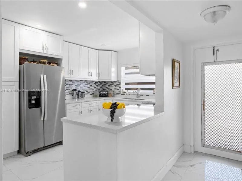 9330 Sunrise Lakes Blvd, #304