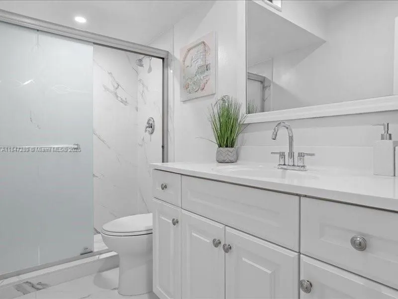 9330 Sunrise Lakes Blvd, #304