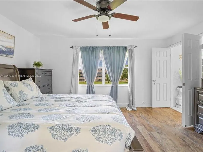9330 Sunrise Lakes Blvd, #304