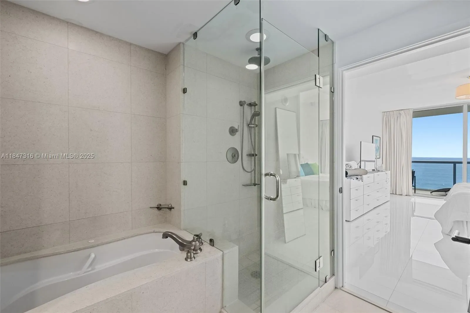 6799 Collins Ave, #1002