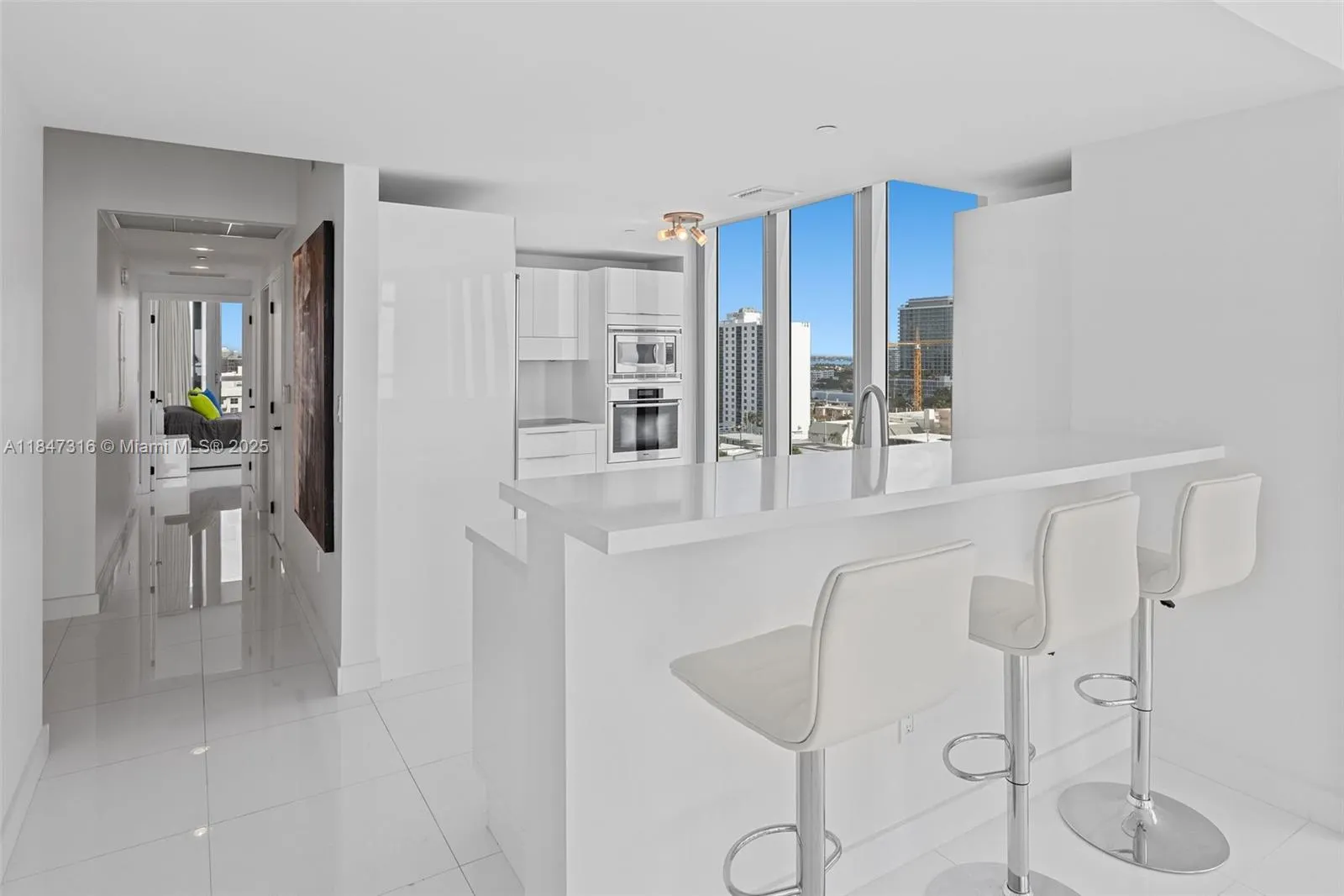 6799 Collins Ave, #1002
