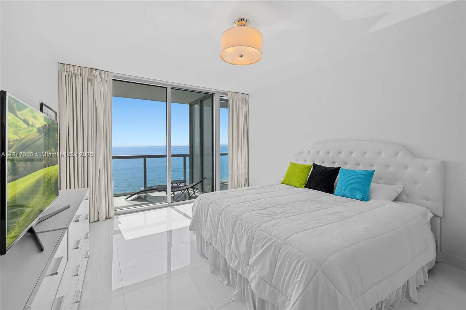 6799 Collins Ave, #1002