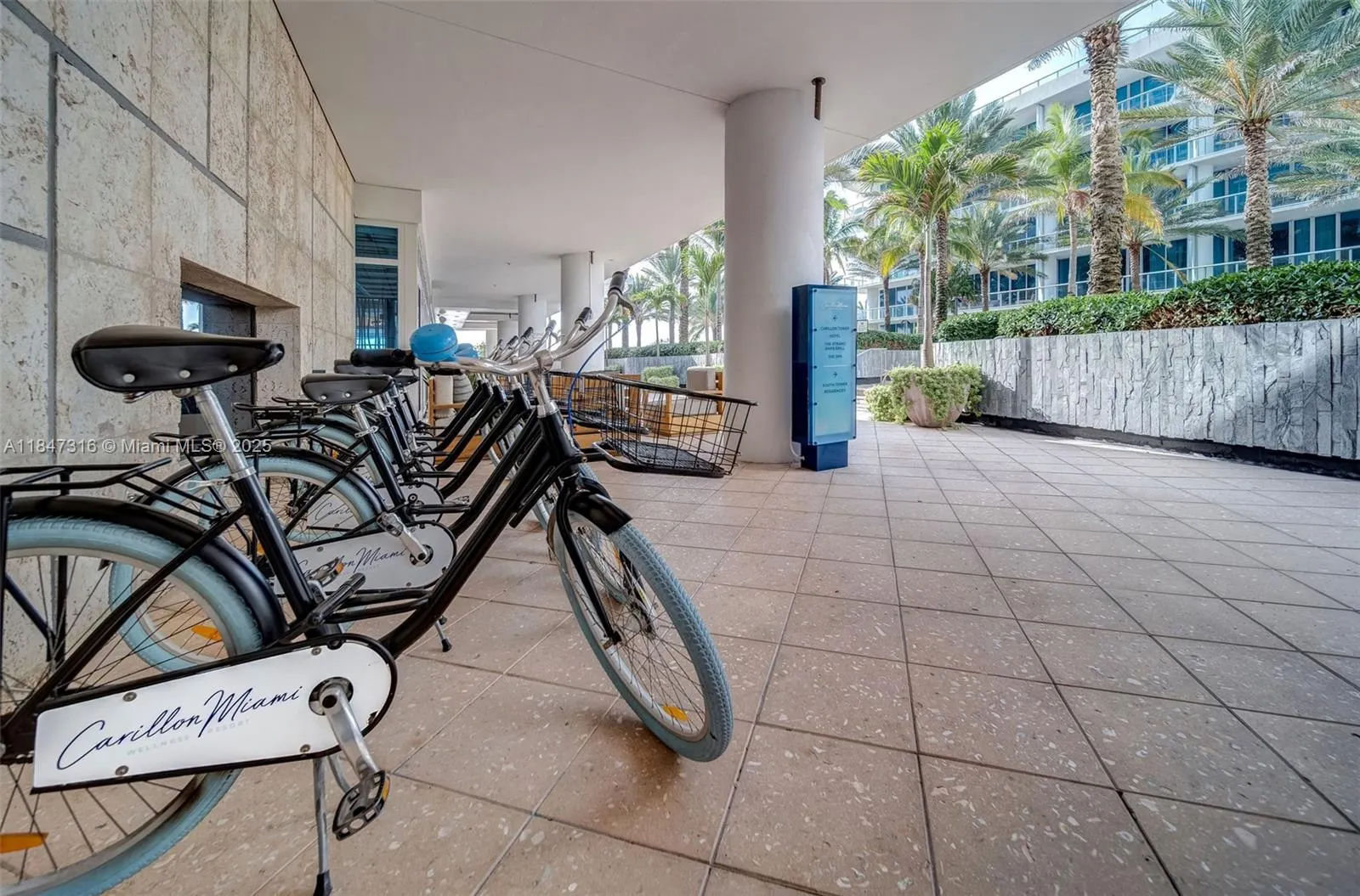 6799 Collins Ave, #1002