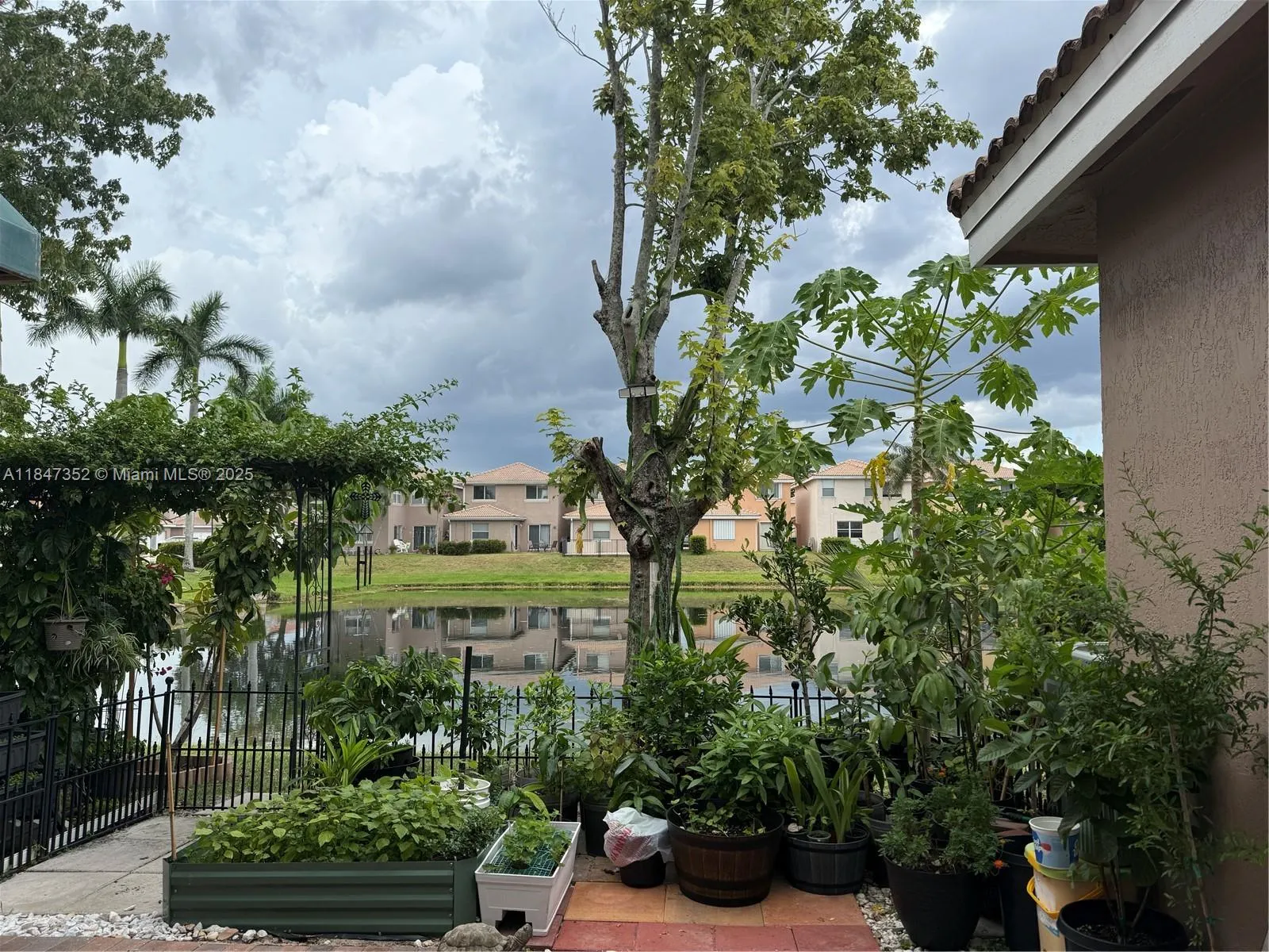 9430 NW 55th StREET