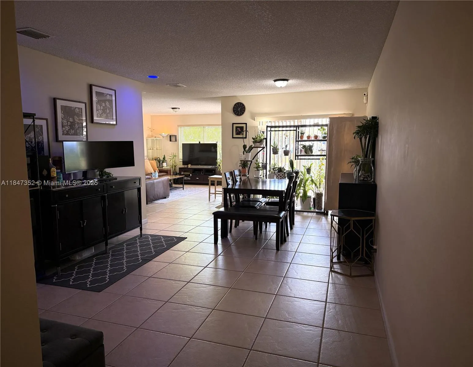 9430 NW 55th StREET