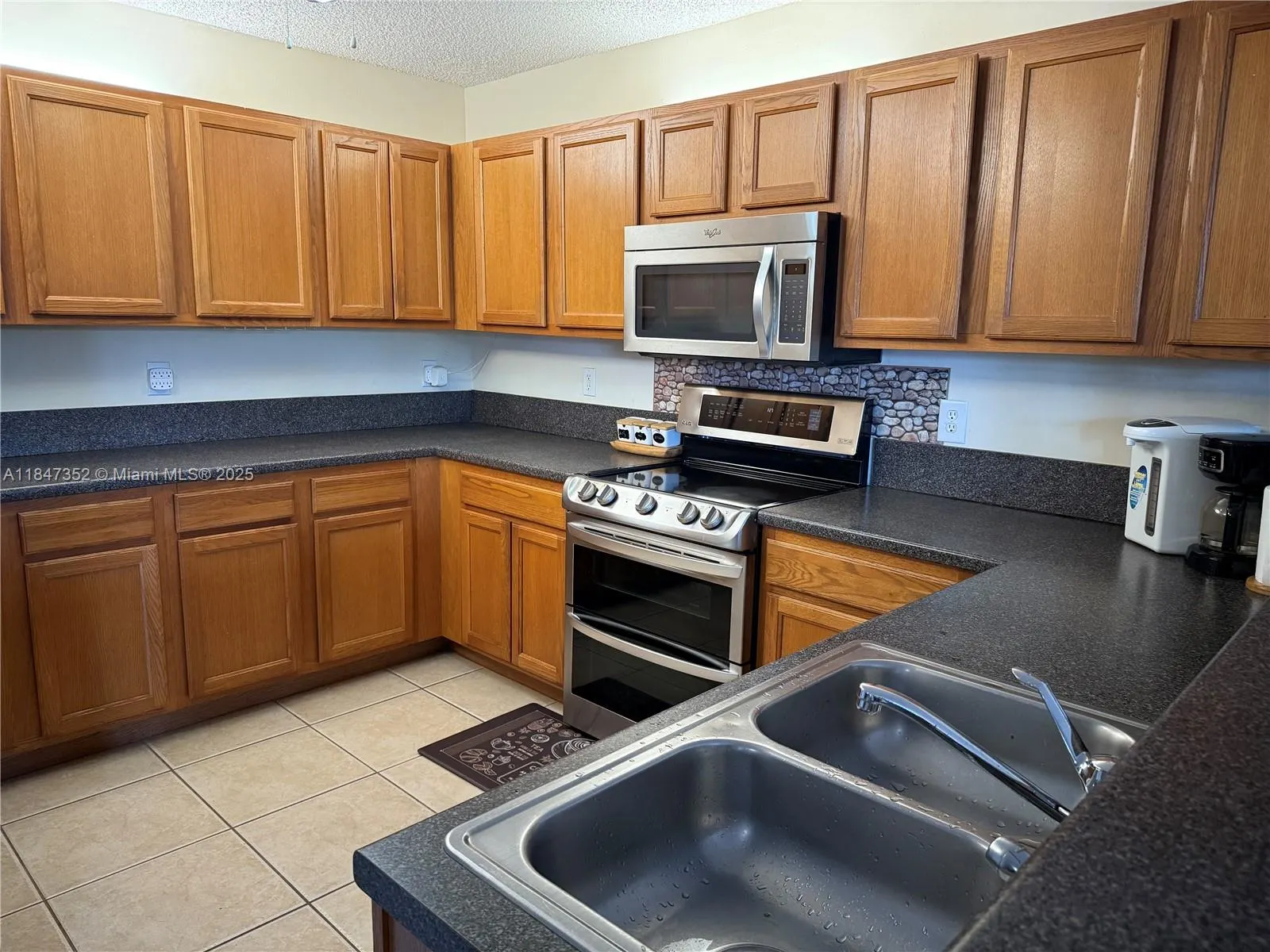 9430 NW 55th StREET