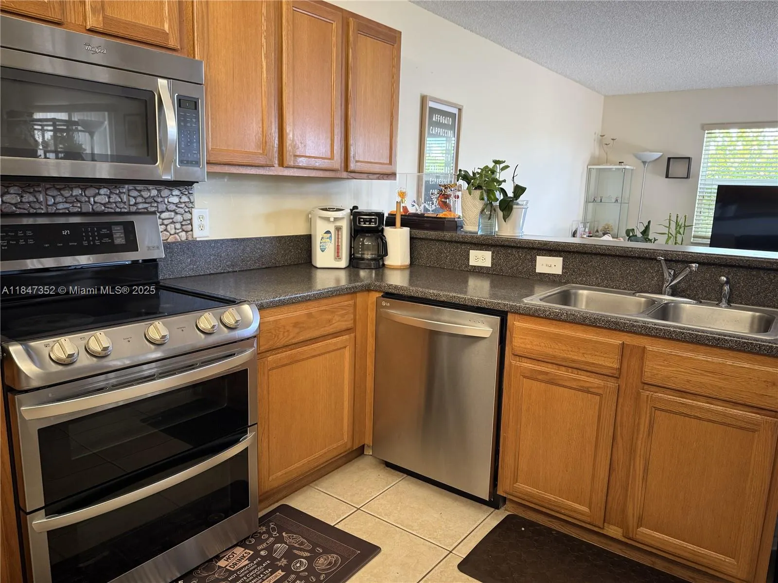 9430 NW 55th StREET