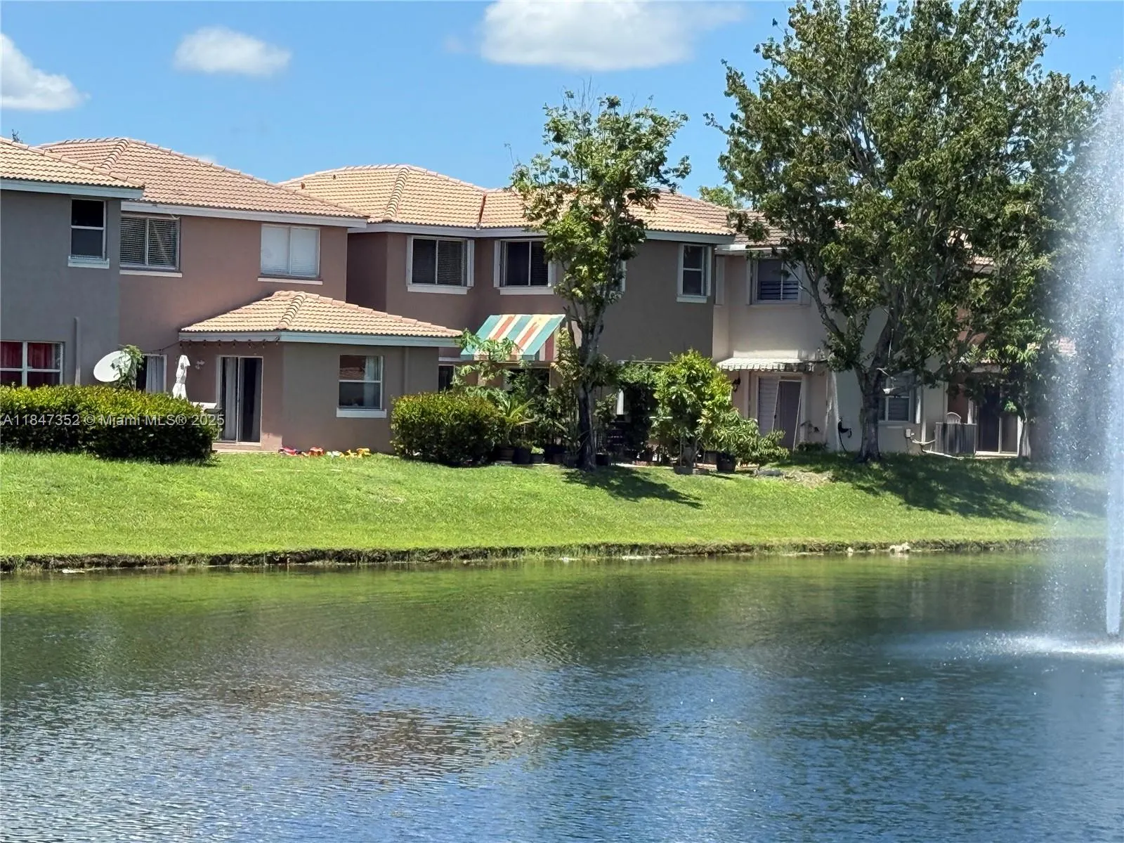 9430 NW 55th StREET