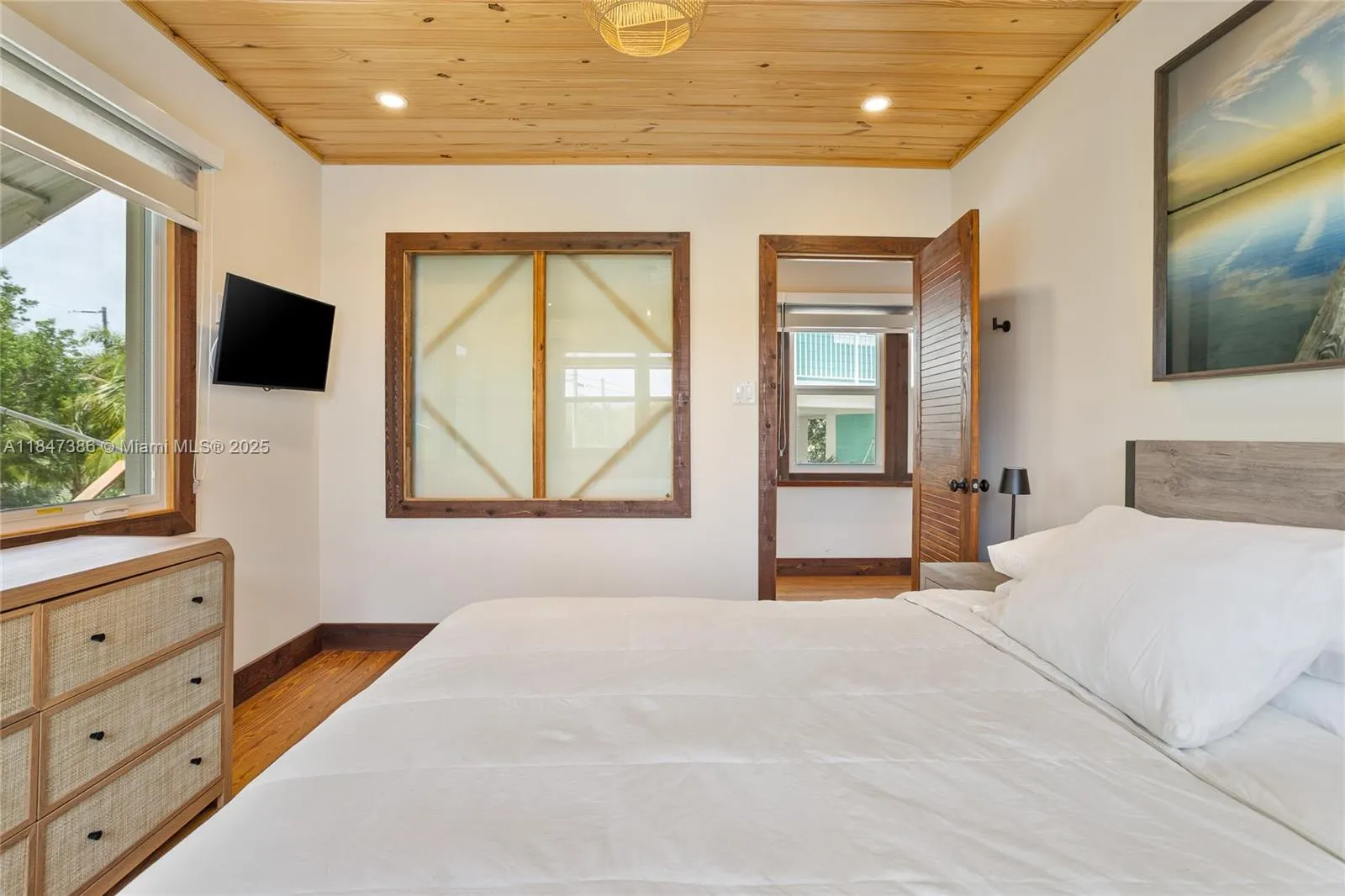 235 Tavernier Dr