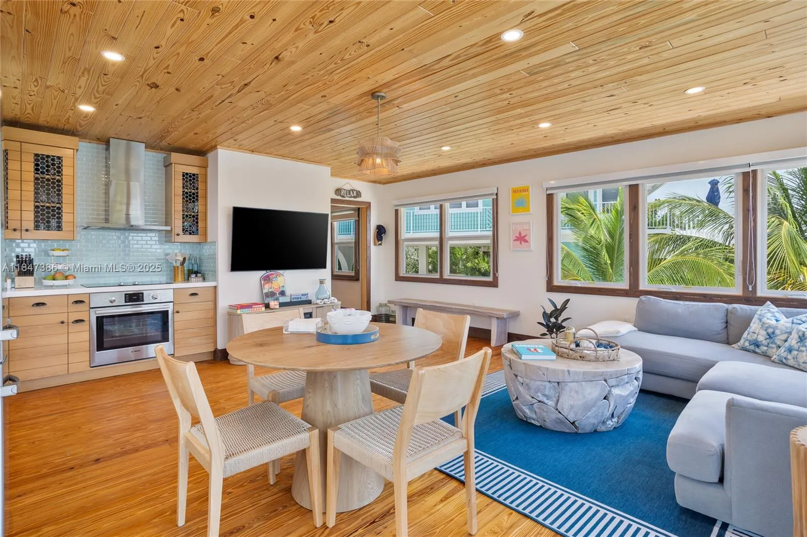 235 Tavernier Dr