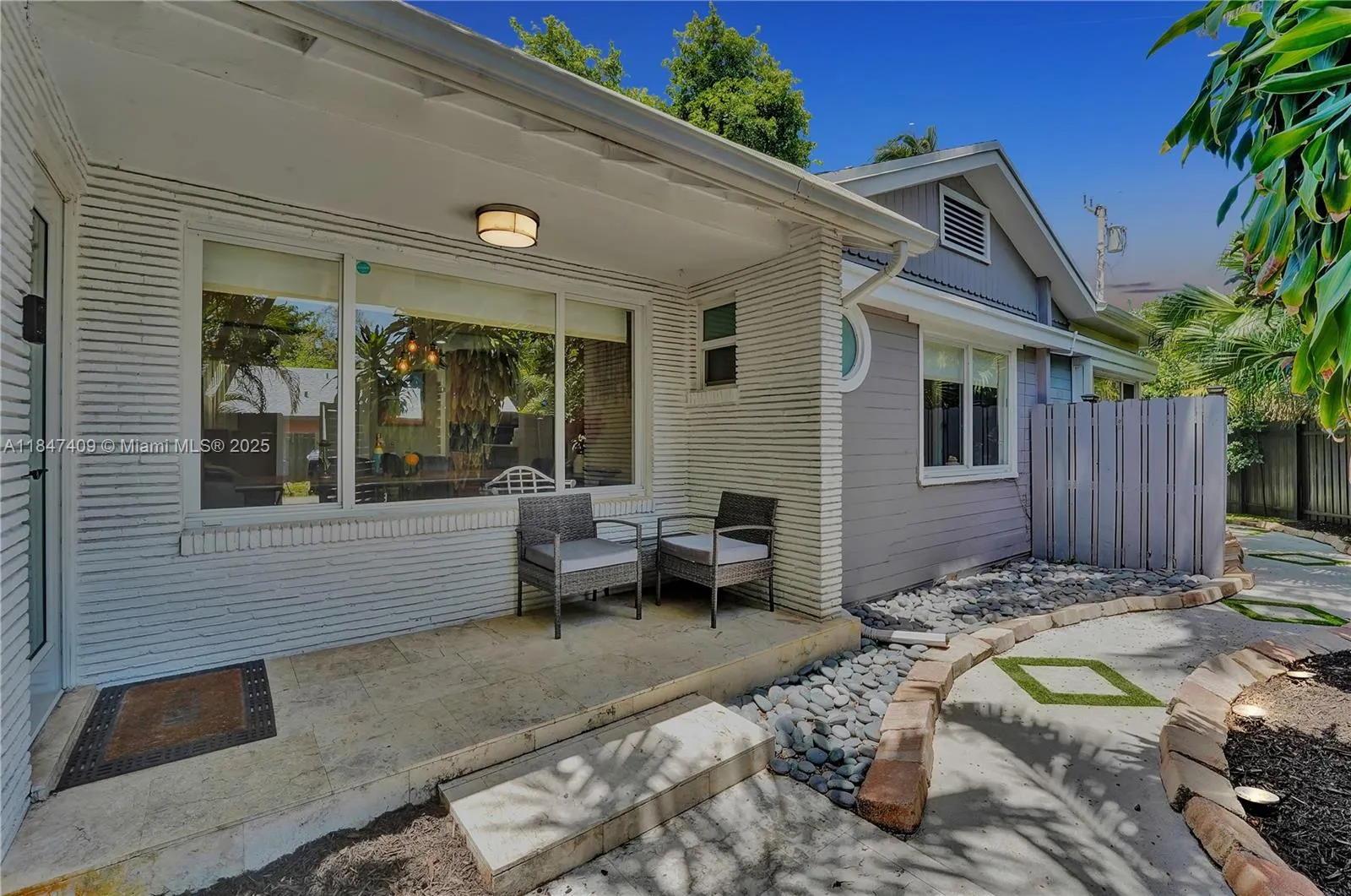 1401 NE 5th Ter