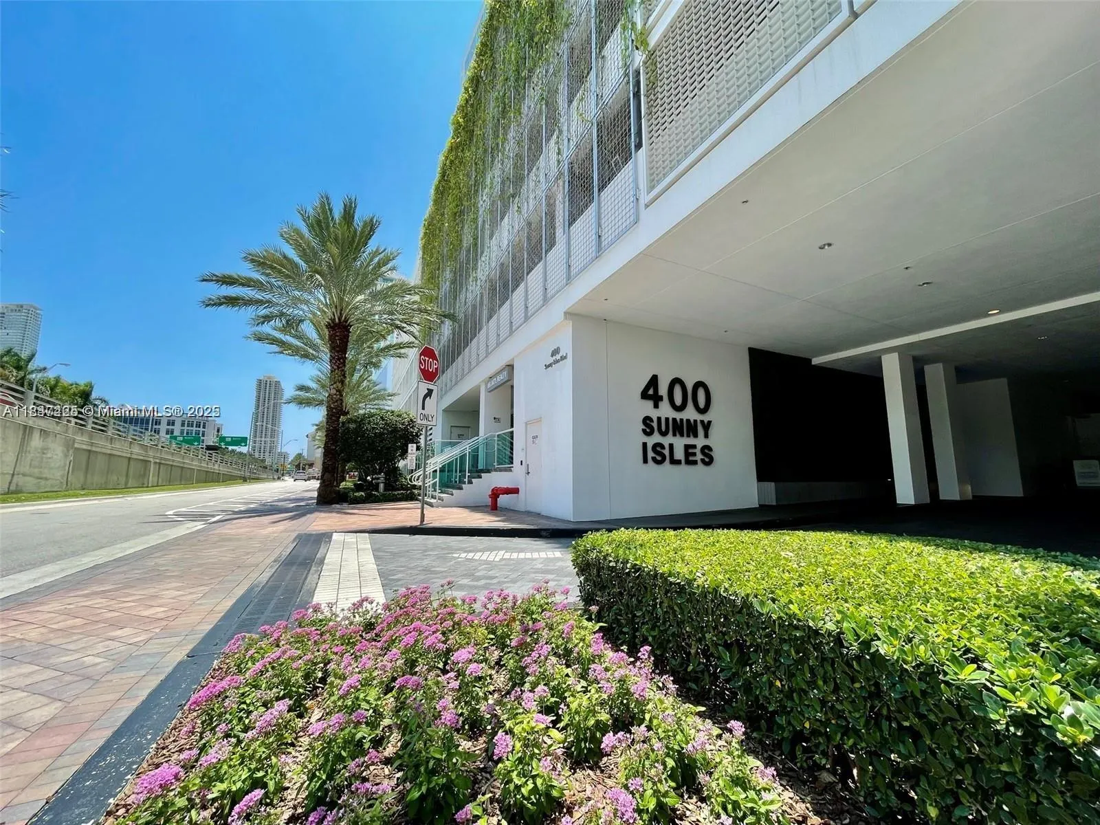 400 Sunny Isles Blvd Dd 204