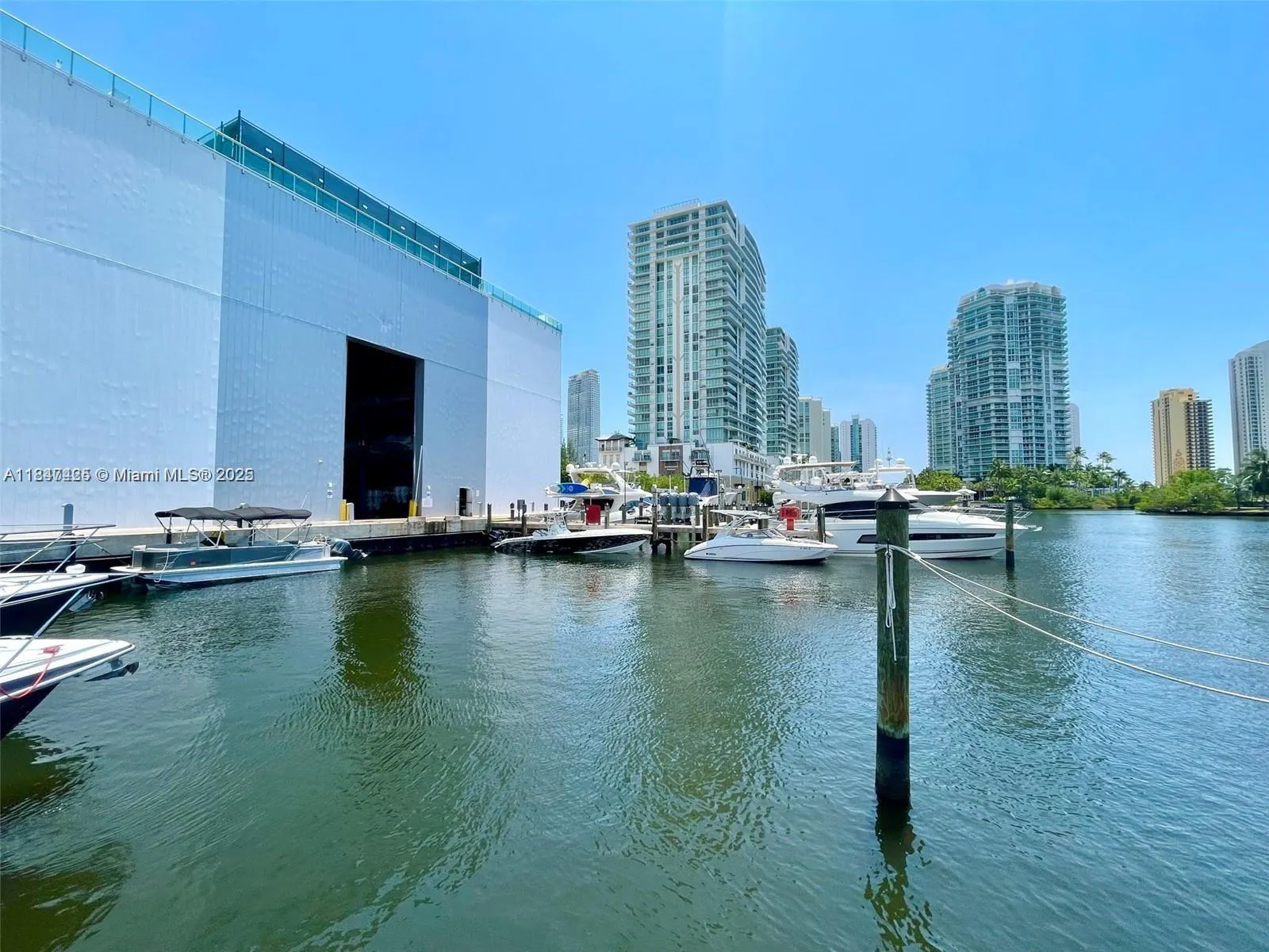 400 Sunny Isles Blvd Dd 204