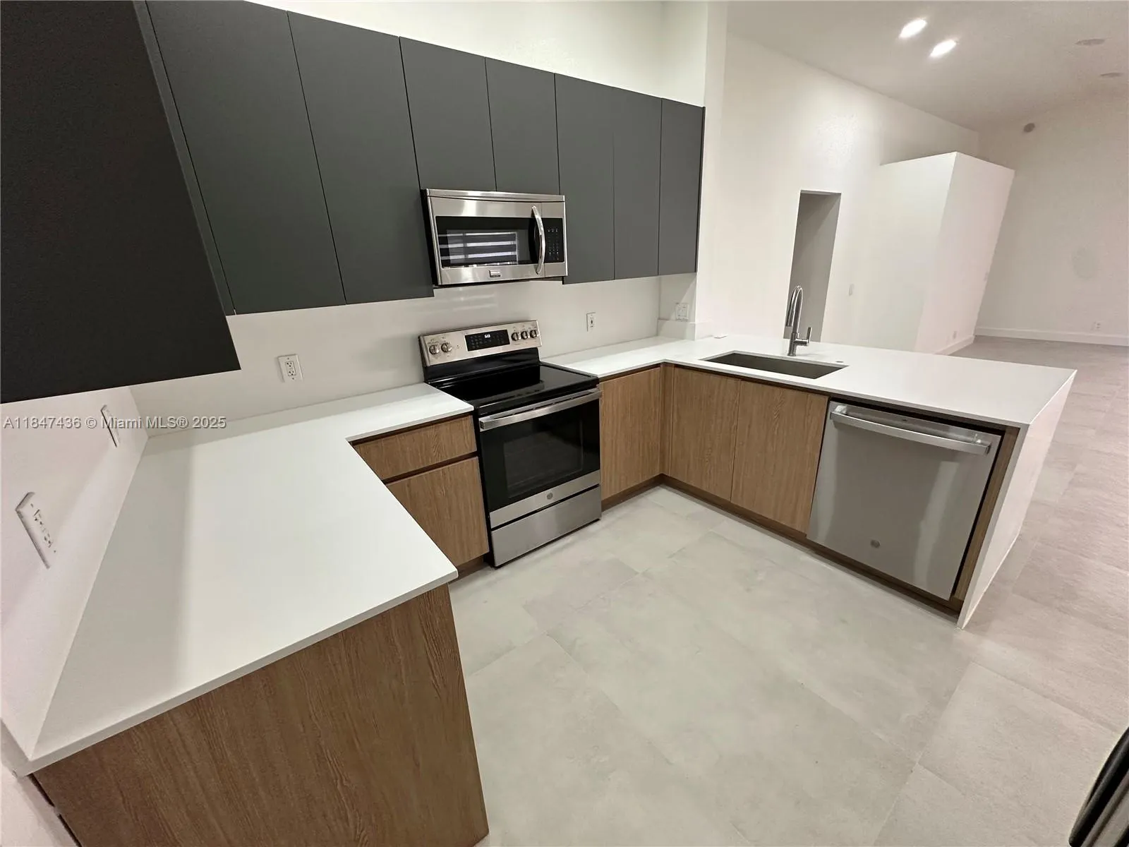 591 Talavera Rd, #591