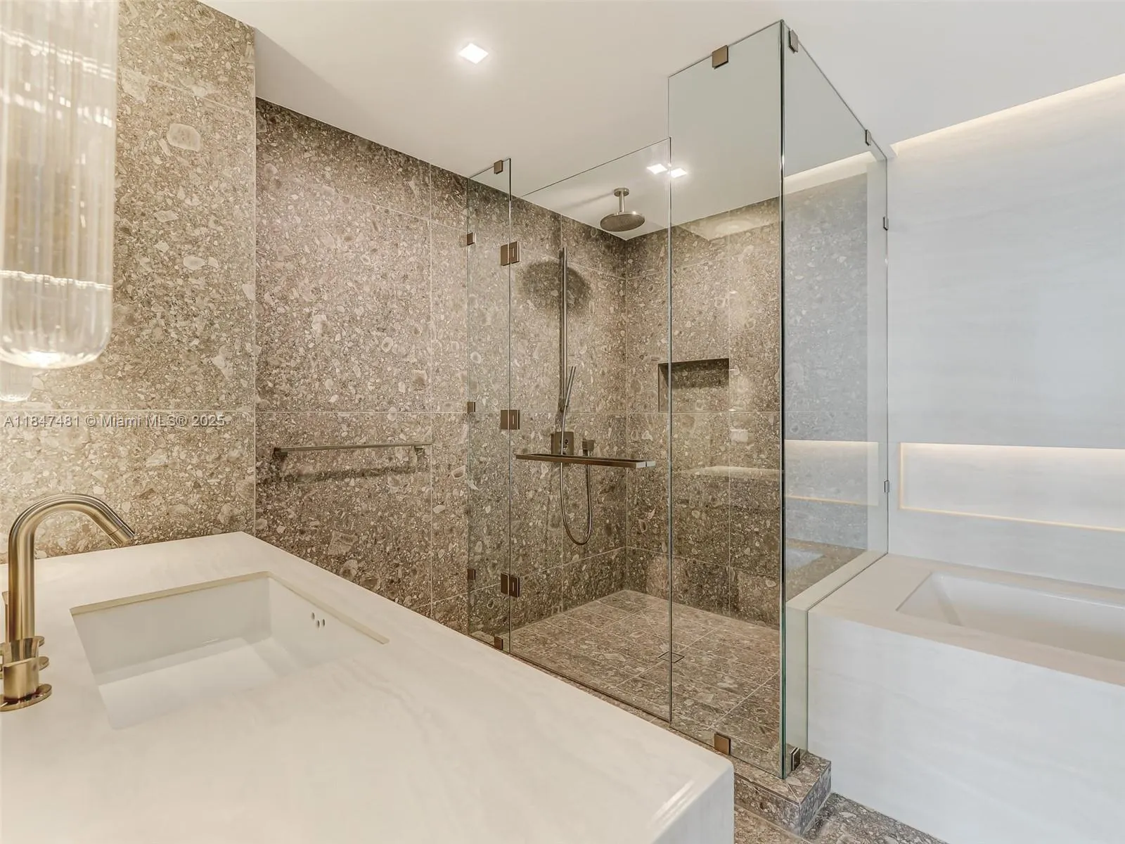 900 N Ocean Blvd, #705