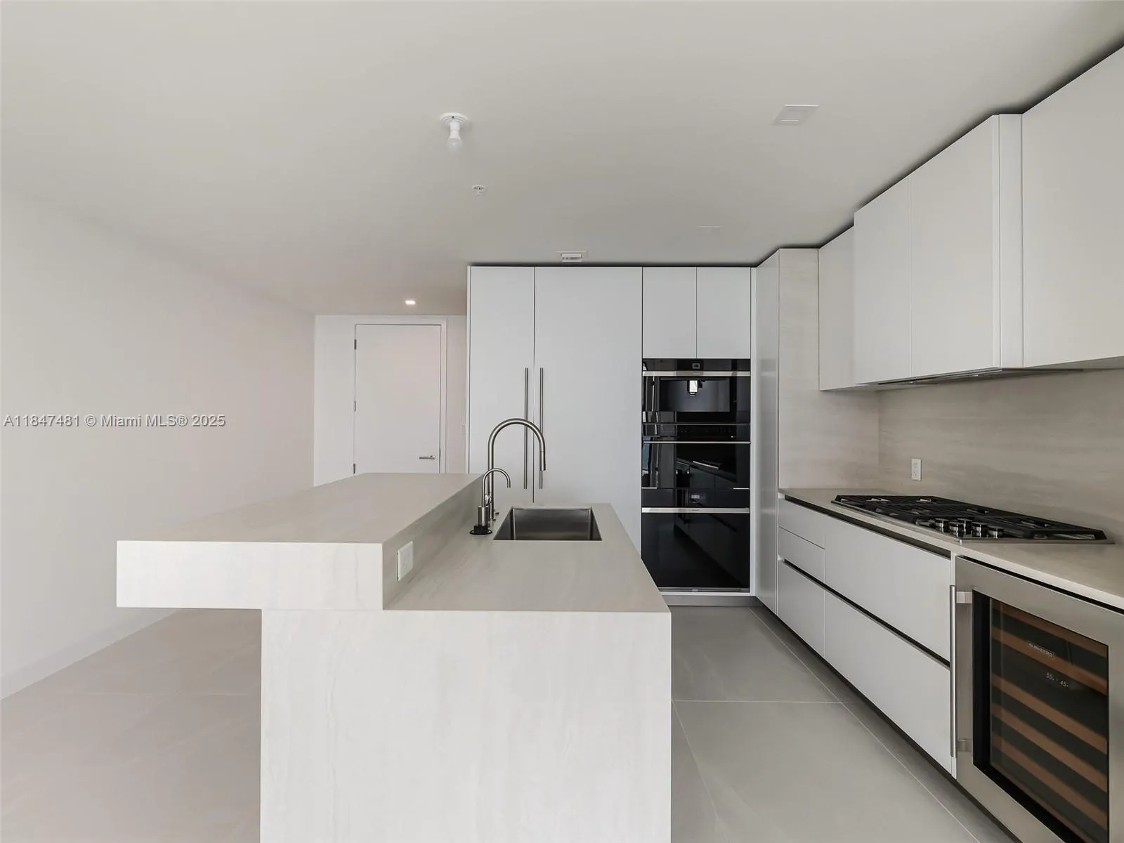 900 N Ocean Blvd, #705