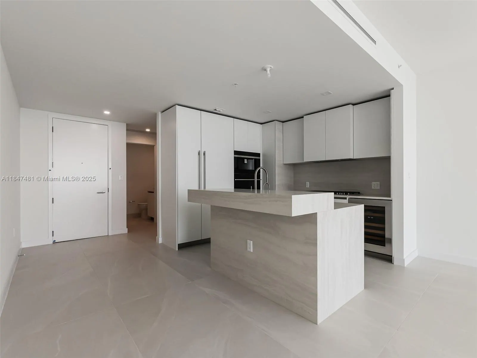 900 N Ocean Blvd, #705