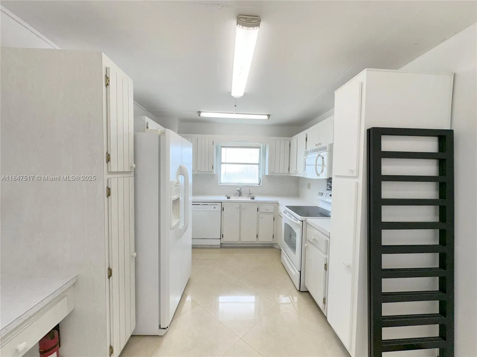 2780 NE 183rd St, #717