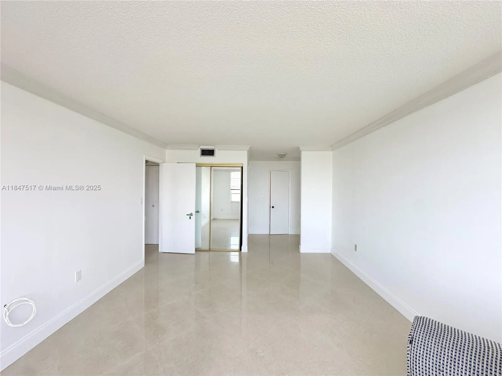 2780 NE 183rd St, #717