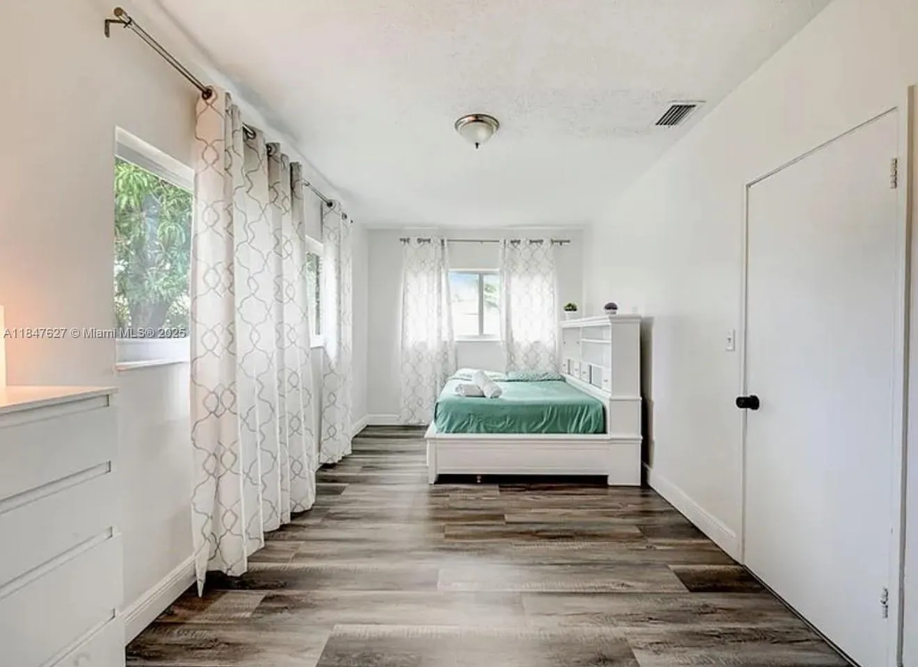 800 SW 26th Ct
