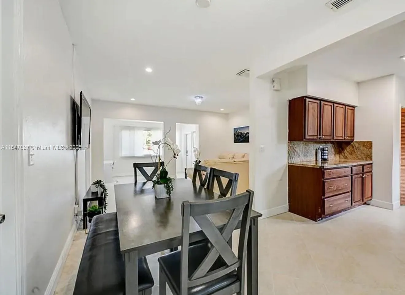 800 SW 26th Ct