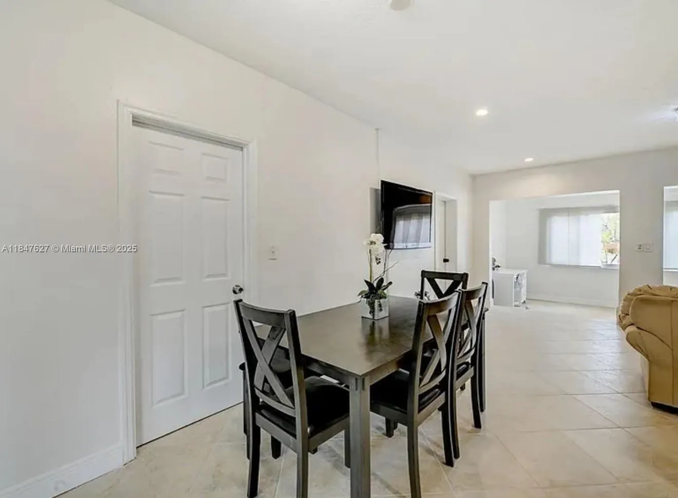 800 SW 26th Ct