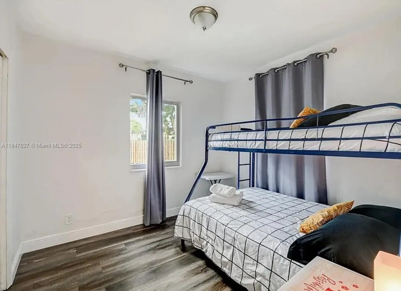 800 SW 26th Ct