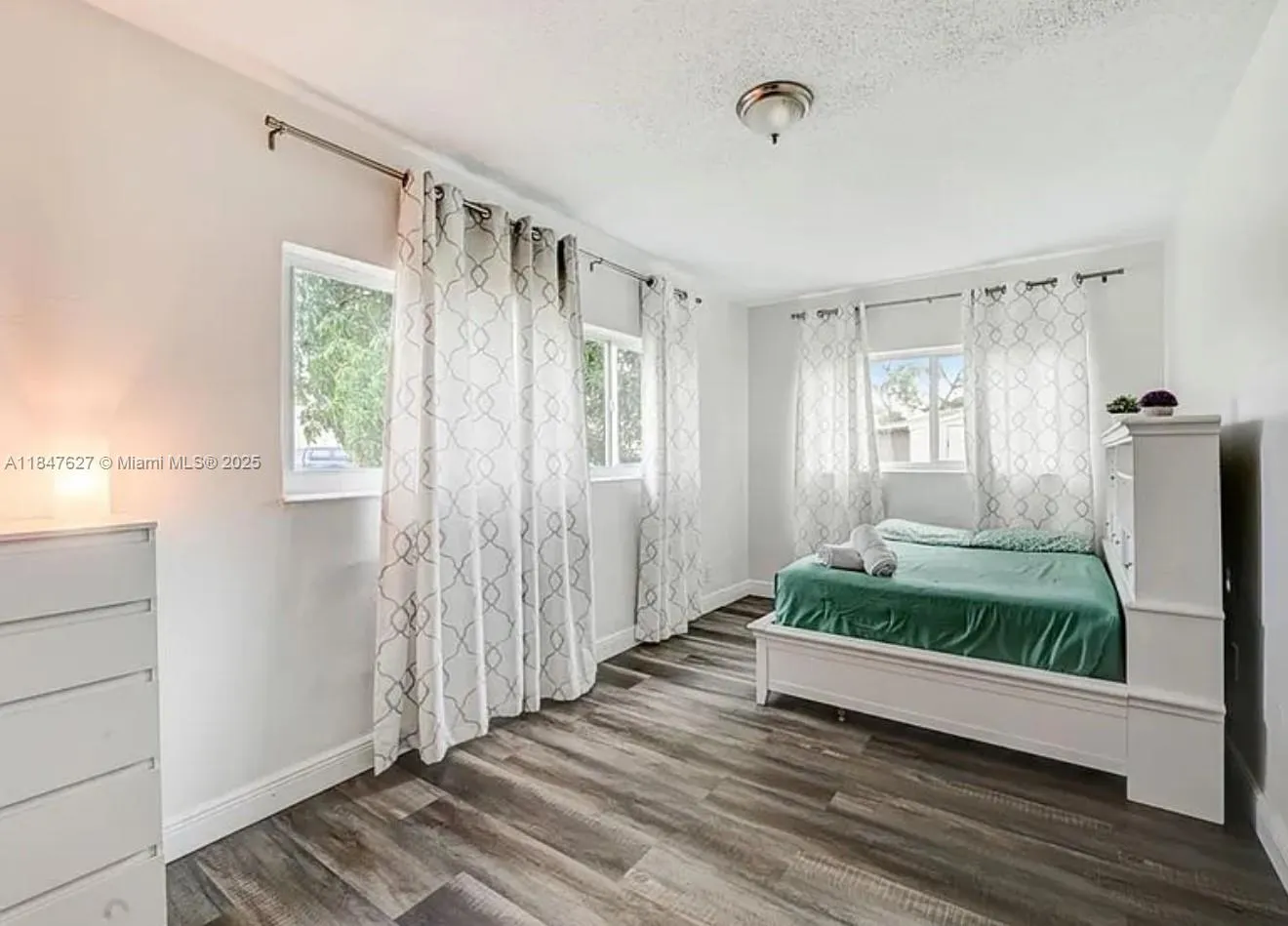 800 SW 26th Ct