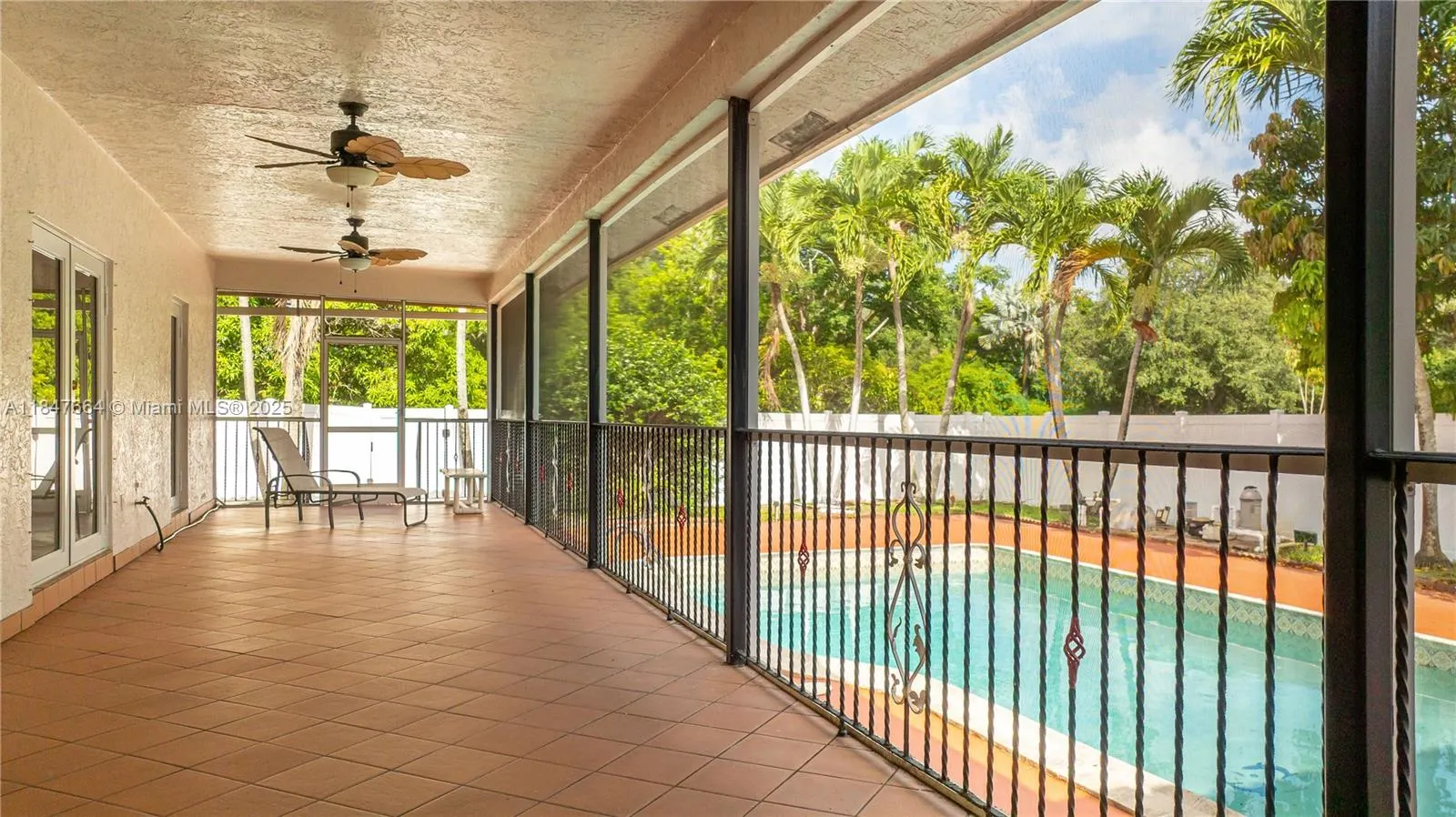 424 Bayberry Dr