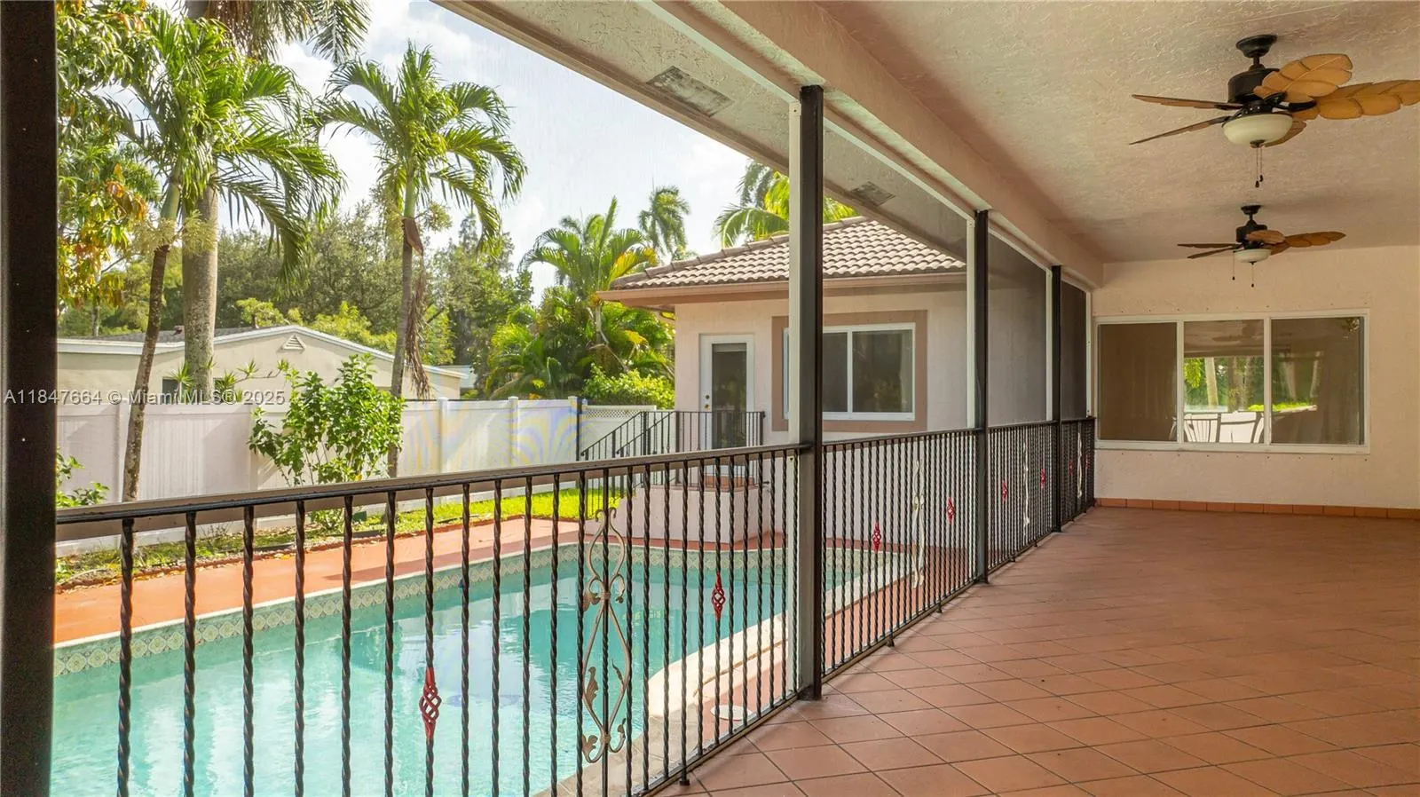 424 Bayberry Dr