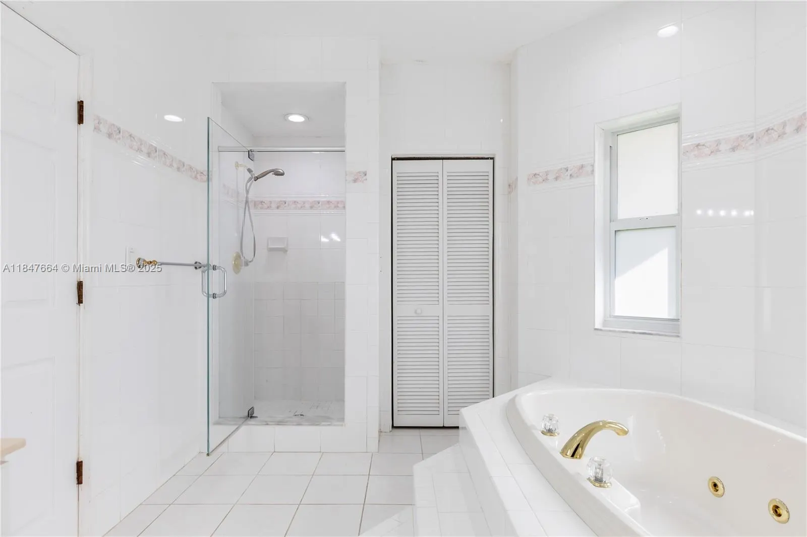 424 Bayberry Dr