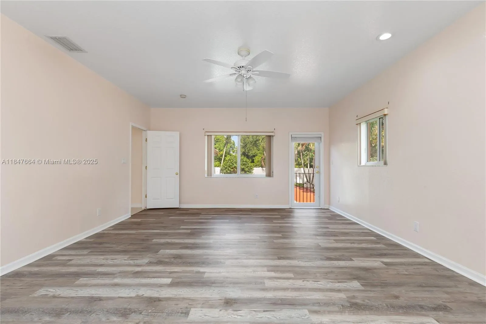 424 Bayberry Dr