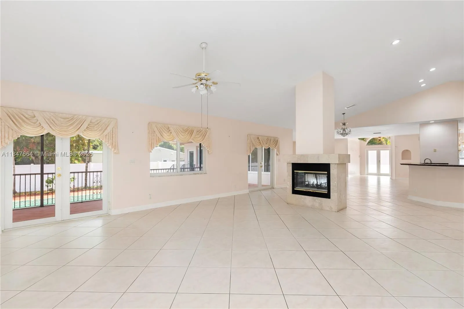 424 Bayberry Dr