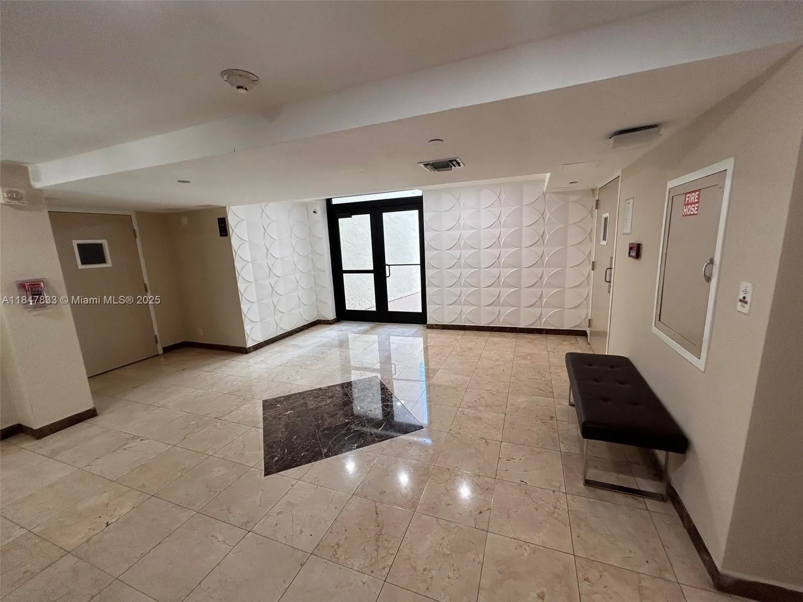 16909 N Bay Rd, #320