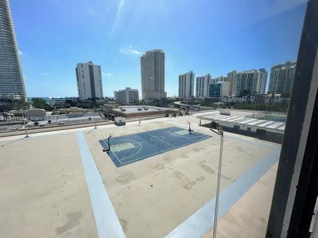 16909 N Bay Rd, #320