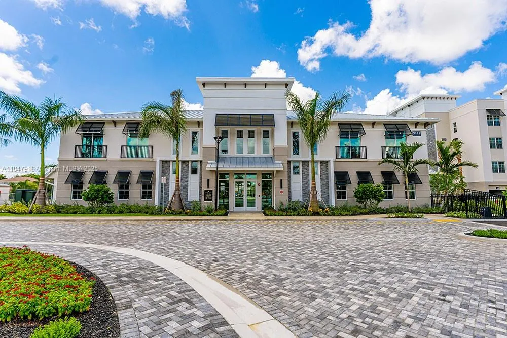 9097 NW 57th STREET, #401