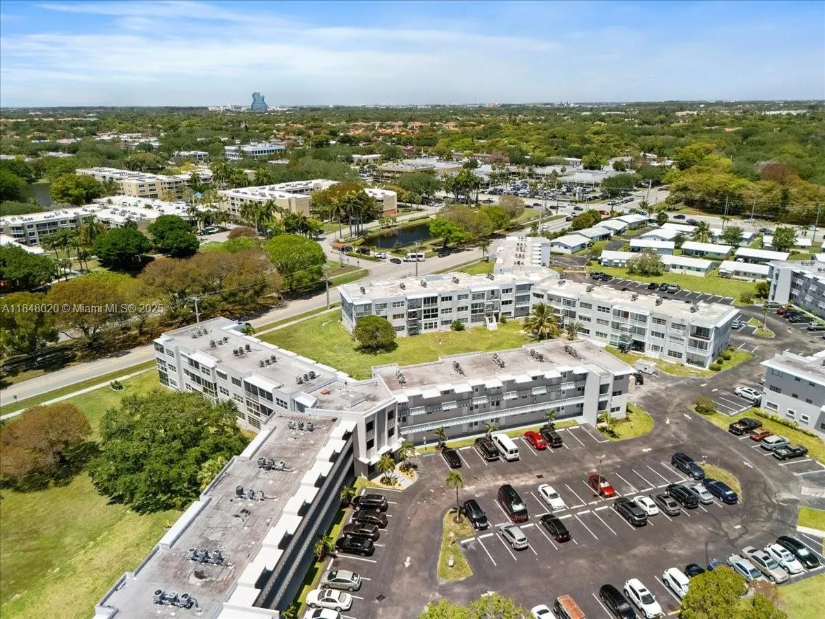 2200 Park Ln, #306