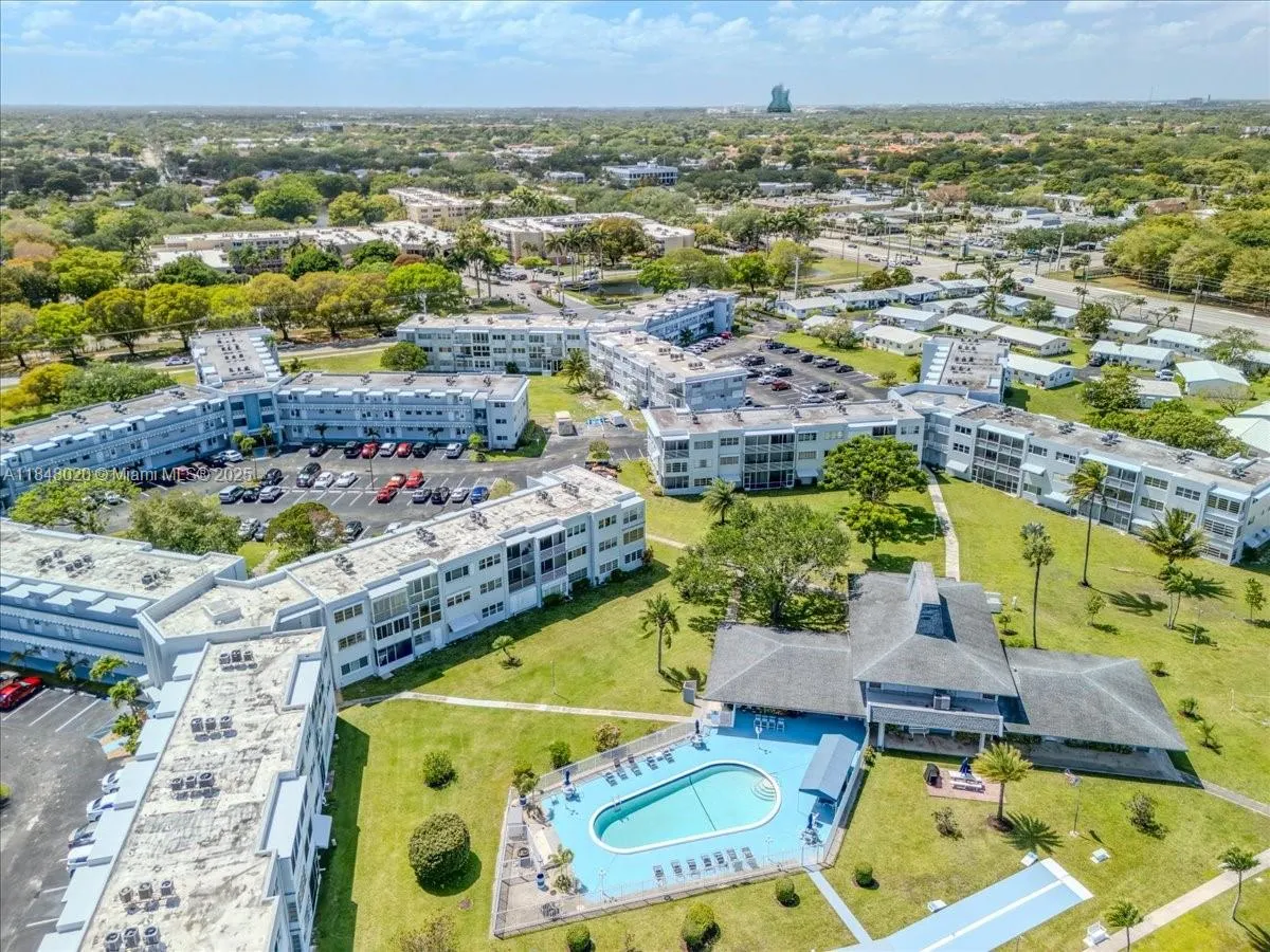 2200 Park Ln, #306