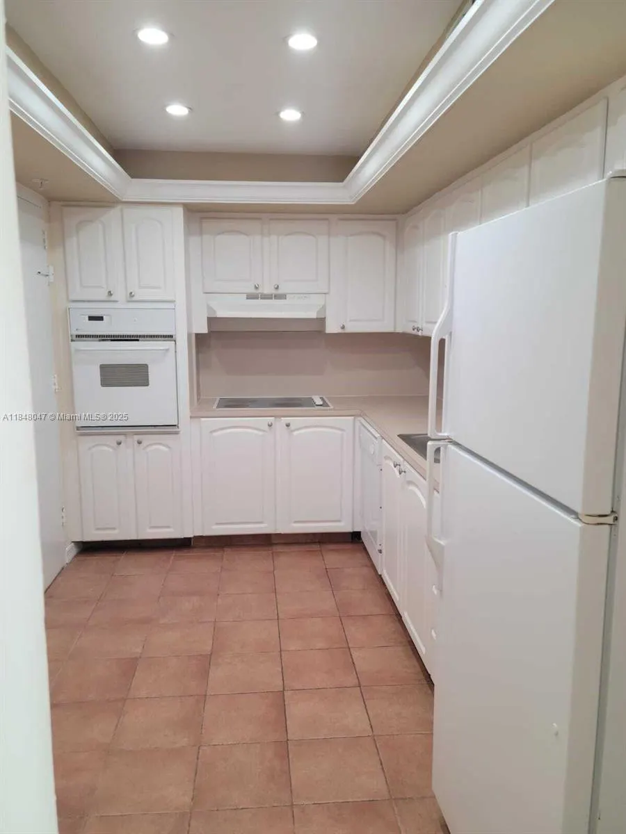 3801 S Ocean Dr, #3A