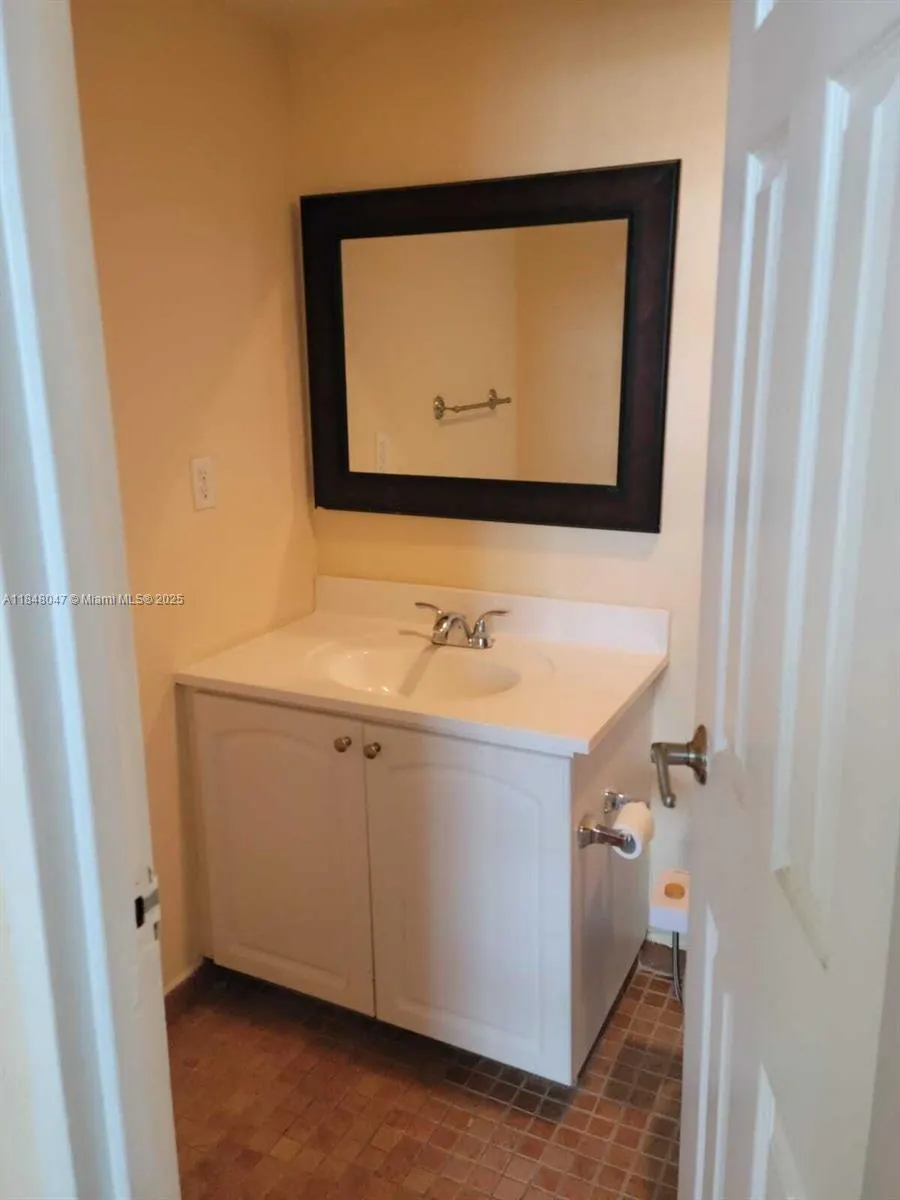 3801 S Ocean Dr, #3A