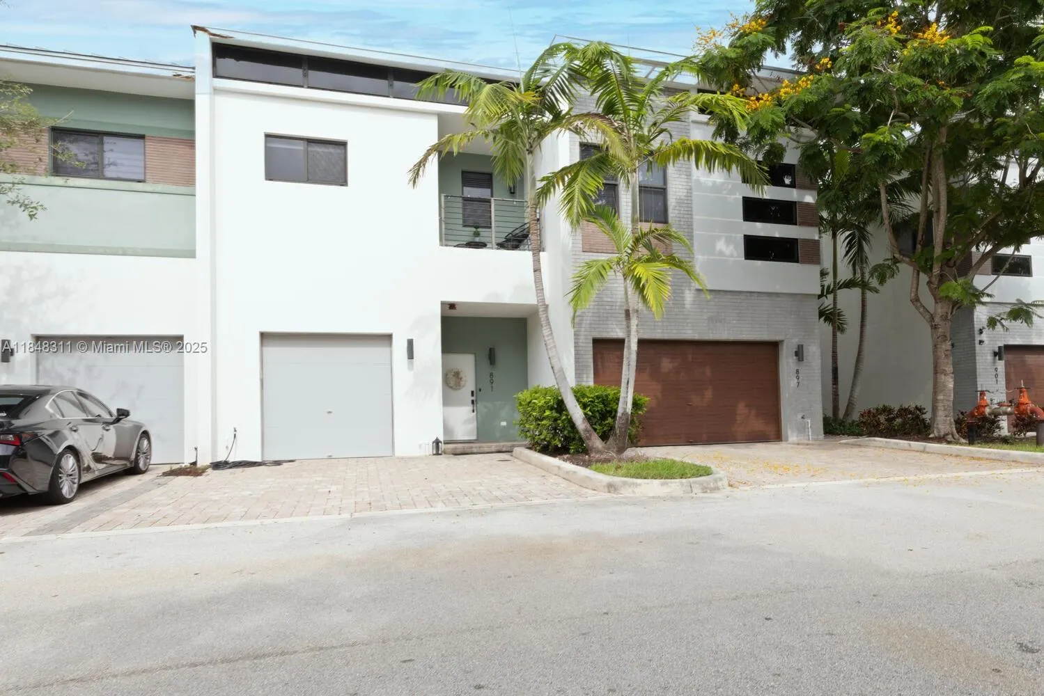 891 NW 45th Ter