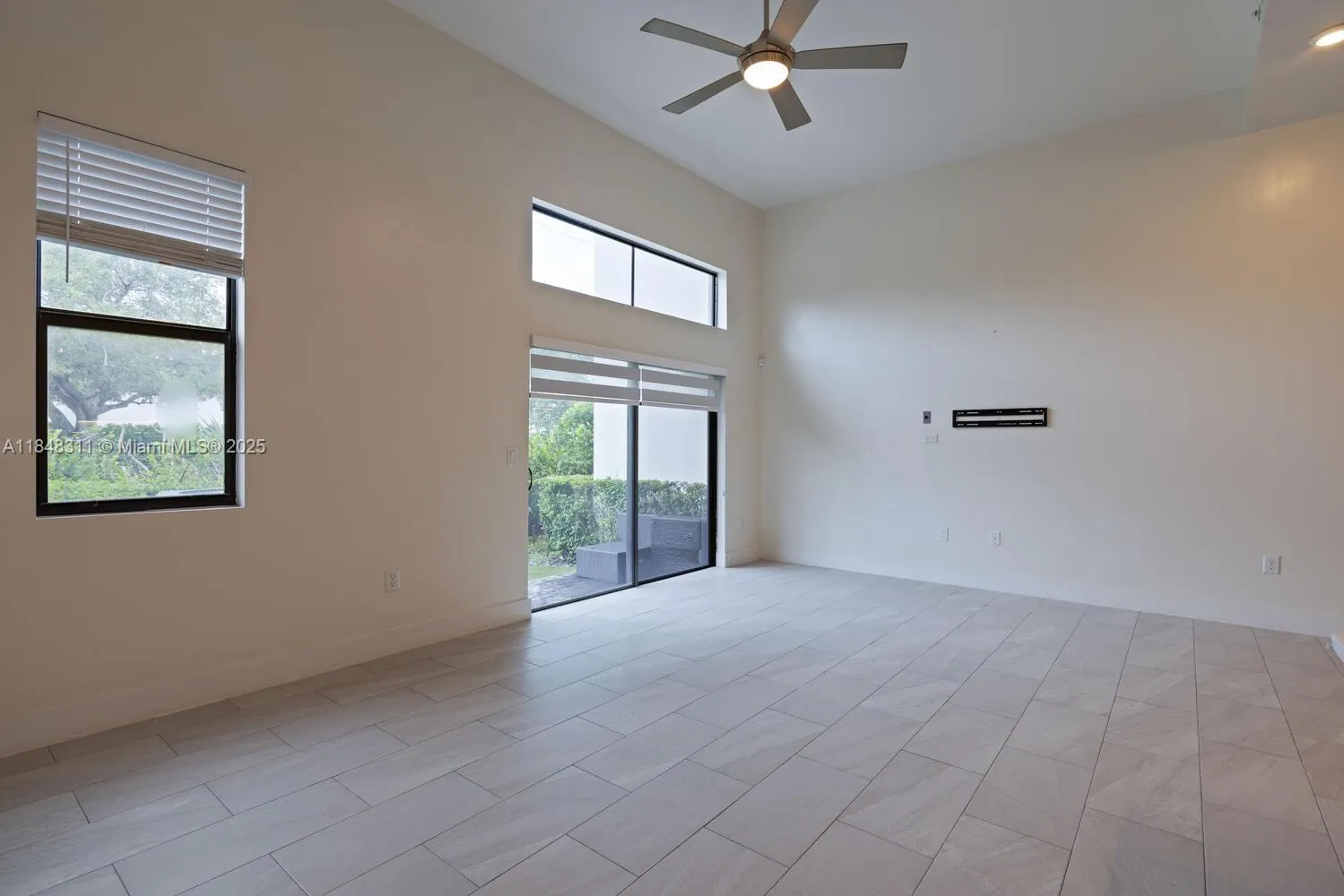 891 NW 45th Ter