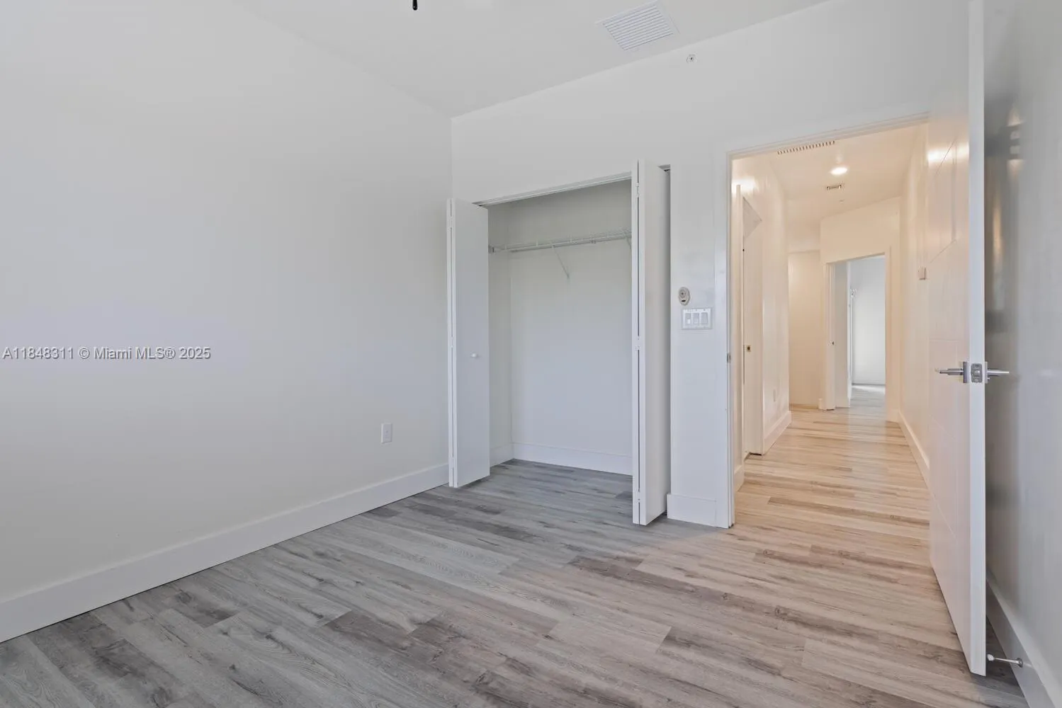 891 NW 45th Ter