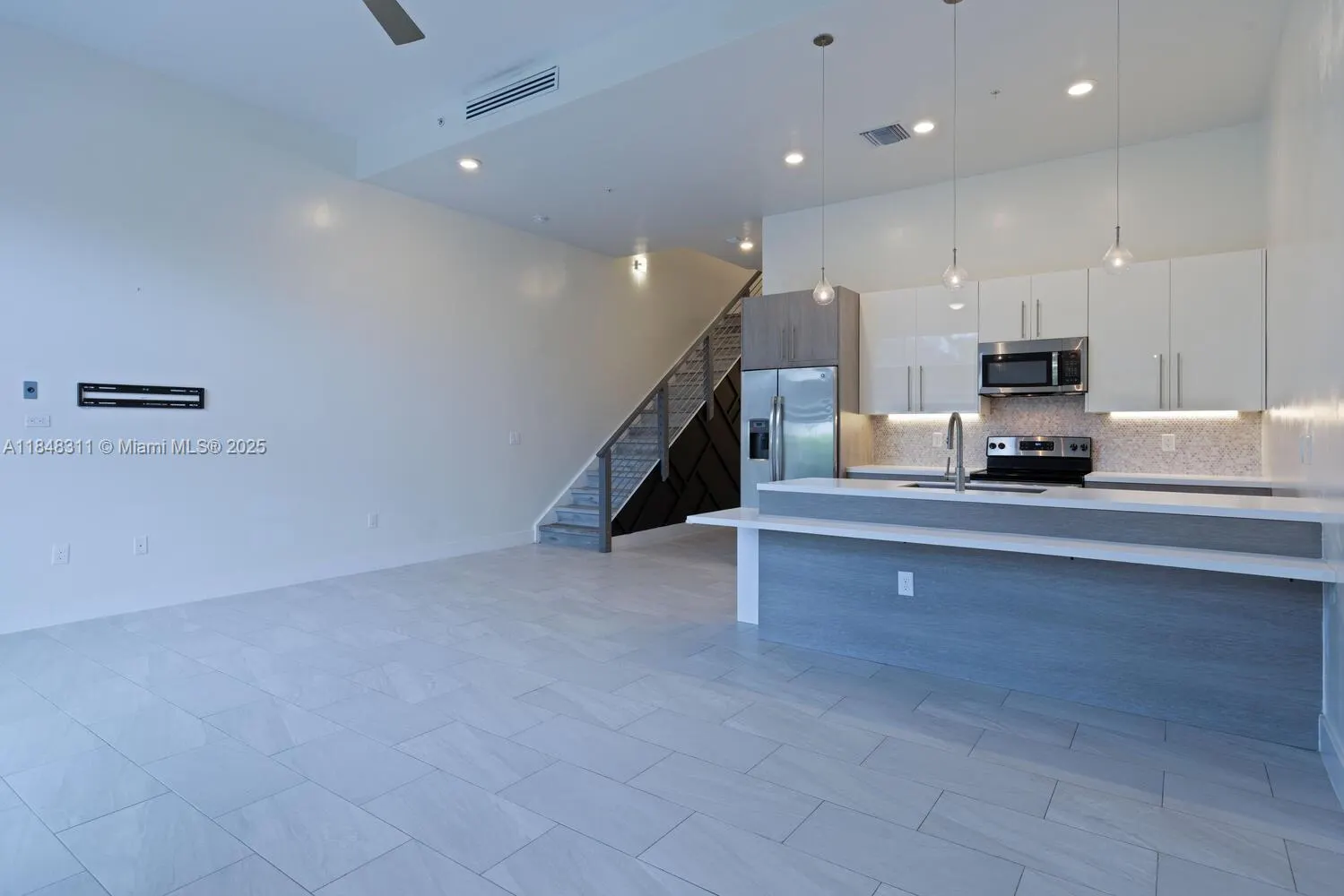 891 NW 45th Ter