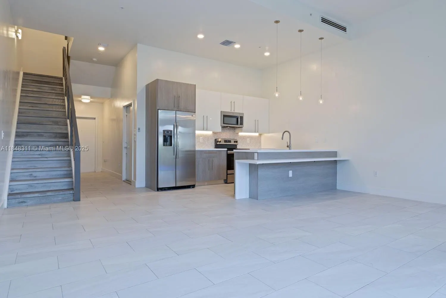 891 NW 45th Ter